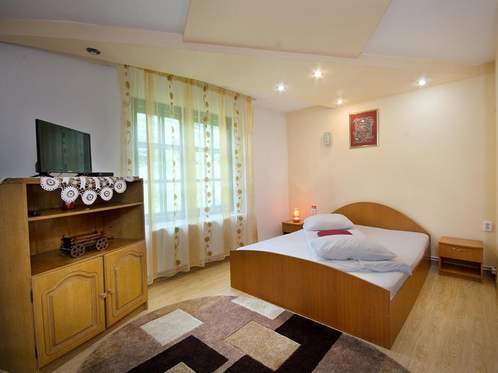 Pensiunea Bobu Hotel Извору Мунтелуи Екстериор снимка