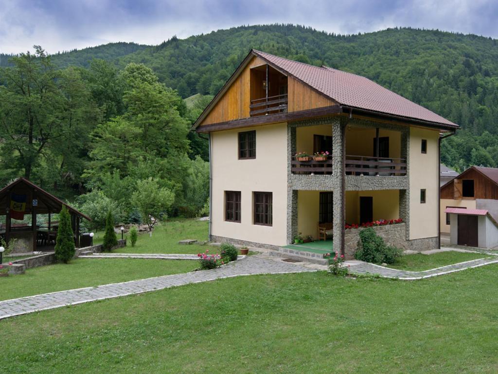 Pensiunea Bobu Hotel Извору Мунтелуи Екстериор снимка