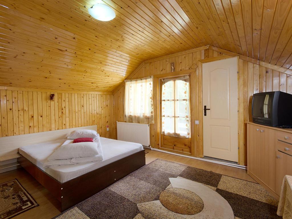 Pensiunea Bobu Hotel Извору Мунтелуи Екстериор снимка