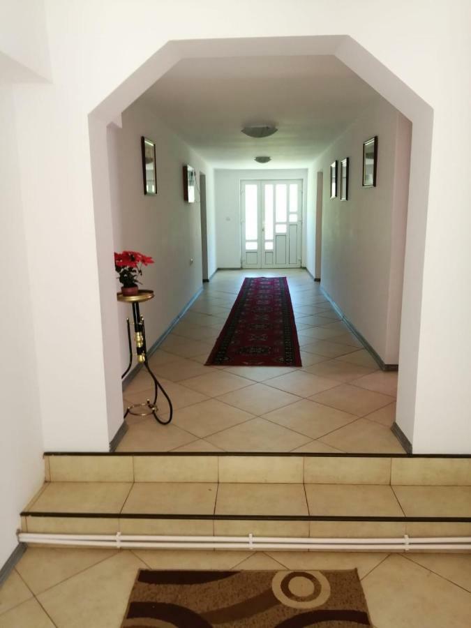 Pensiunea Bobu Hotel Извору Мунтелуи Екстериор снимка
